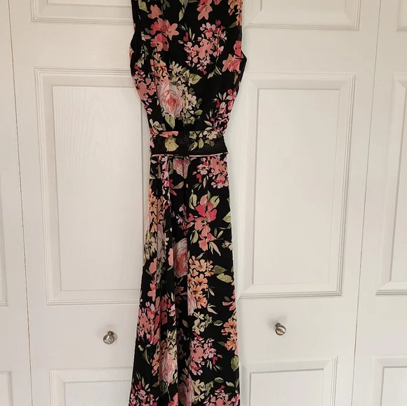 Spring dress - Picture 2 of 2